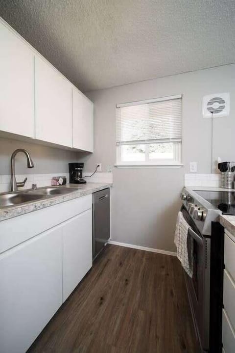 #StayinMyDistrict #bookdirect #StayInMyDistrictVancouver #StayInMyDisctricy Vancouver Near Clark College