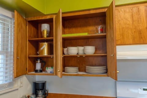 #StayinMyDistrict Downtown Coos Bay! Historical Heritage House Apartments. #BookDirect #StayinMyDistrict #HeritageHouseCoosBay