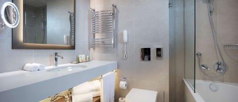 Junior Suite, 1 King Bed | Bathroom | Rainfall showerhead, free toiletries, hair dryer, bathrobes