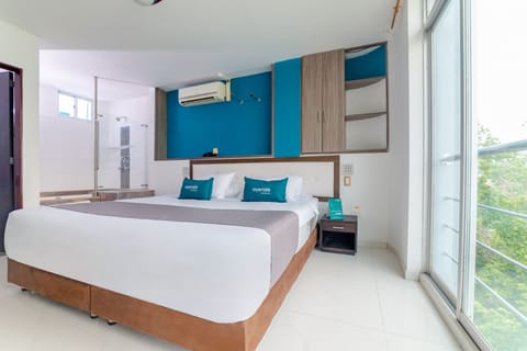 Superior Double Room | Hypo-allergenic bedding, minibar, desk, free WiFi