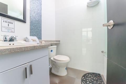 Superior Double Room | Bathroom | Shower, designer toiletries, towels, soap