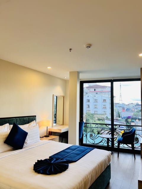 Luxury Double Room | Minibar, free WiFi, bed sheets