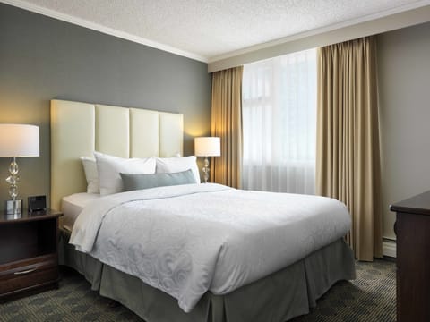 Superior Suite | Premium bedding, pillowtop beds, in-room safe, desk