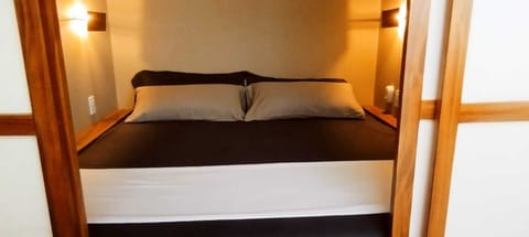 Deluxe Room | In-room safe, iron/ironing board, free WiFi, bed sheets