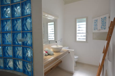 Romantic Double Room, Garden View | Bathroom | Shower, rainfall showerhead, hair dryer, towels