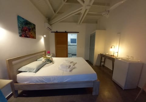 Comfort Double Room, Pool View | Minibar, soundproofing, free WiFi, bed sheets