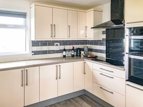 Kitchen | Ballygroggan Bungalow - Ballygroggan Farm, Machrihanish, near Campbeltown