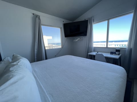 Basic Room, Beachside | Bed sheets