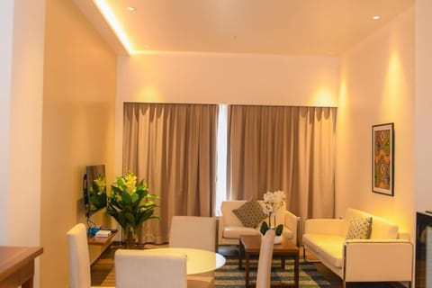 Suite | Living area | TV