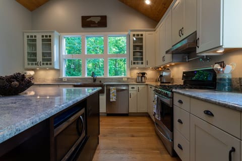 Gas Range and plenty of small appliances