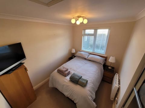 Cottage | 2 bedrooms, iron/ironing board, free WiFi, bed sheets
