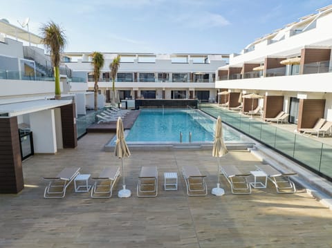 Outdoor pool, sun loungers