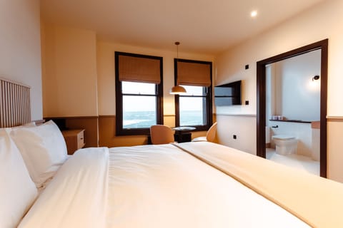 Luxury Double Room, Sea View | Hypo-allergenic bedding, in-room safe, blackout drapes, soundproofing