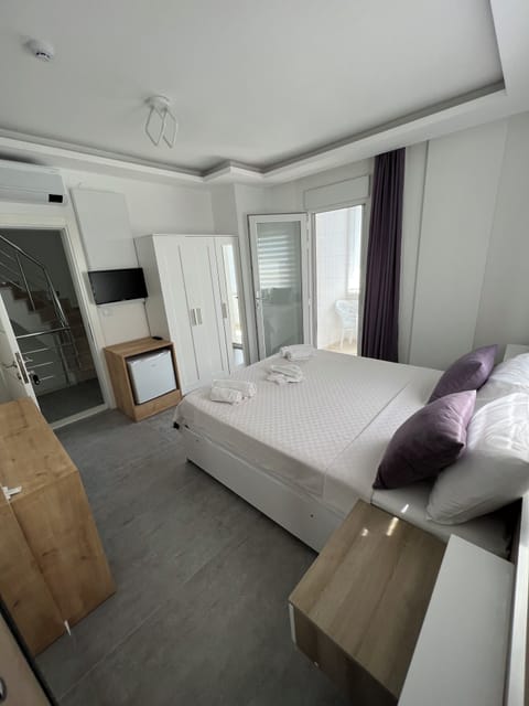 Standard Double Room | Free WiFi, bed sheets