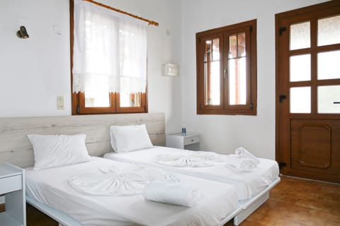 Traditional Apartment | Travel crib, free WiFi, bed sheets