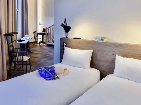 Family Room | Premium bedding, pillowtop beds, individually furnished, desk