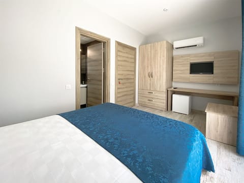 Standard Room, Balcony, Sea View | Premium bedding, travel crib, free WiFi, bed sheets