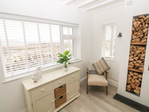 Cottage | 2 bedrooms, individually decorated, individually furnished, free WiFi