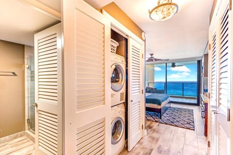 Condo, 2 Bedrooms, Balcony, Oceanfront (MAH-1211) | Laundry