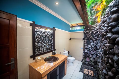 Standard AC Room, With Hot Shower | Bathroom | Shower, free toiletries, hair dryer, towels