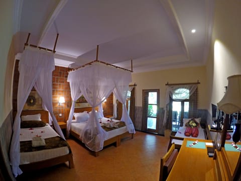 Villa Karang Superior Family Room  | Desk, rollaway beds, free WiFi, bed sheets