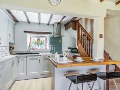 Kitchen area | Halcyon Cottage, Sheffield