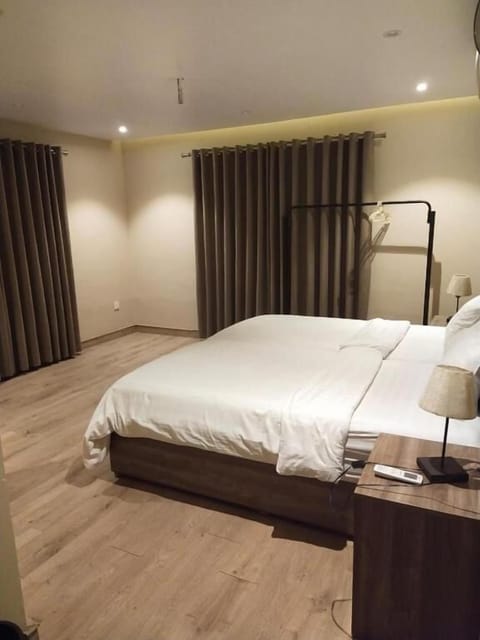 Deluxe Double Room | Free WiFi, bed sheets