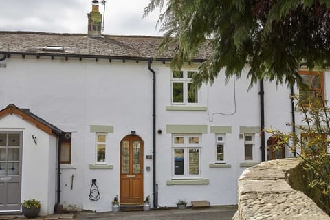 Cummins & Goings Cottage, Barnard Castle - Host & Stay