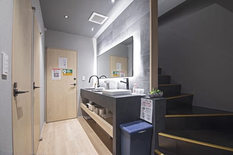Elite Apartment | Private kitchen | Mini-fridge, microwave, stovetop, electric kettle