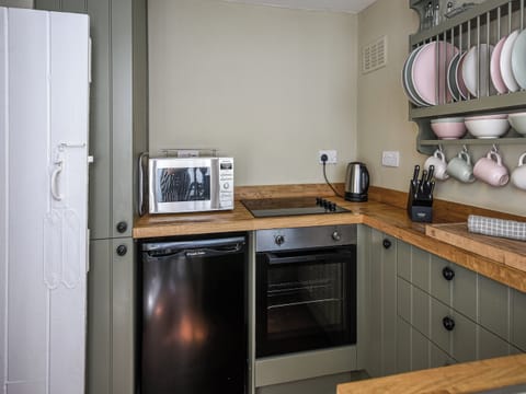 Kitchen | Bwthyn Llys (Machynlleth Old Court House), Machynlleth
