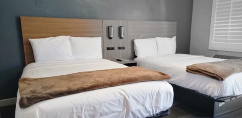 Full XL Double Room Non-Smoking | Premium bedding, down comforters, individually furnished, desk
