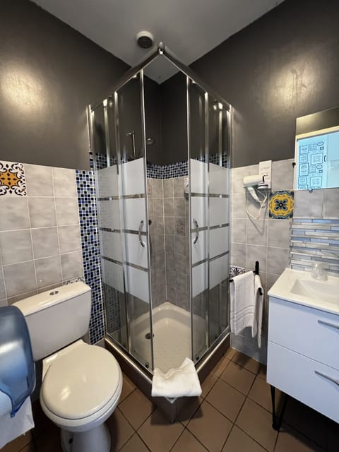 Superior Double or Twin Room | Bathroom | Free toiletries, hair dryer, slippers, towels