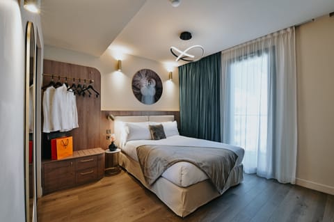 Business Single Room | Memory foam beds, individually decorated, individually furnished, desk