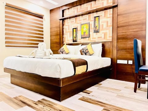 Executive Room | Egyptian cotton sheets, premium bedding, down comforters