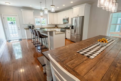 Main Level | Dining | Kitchen