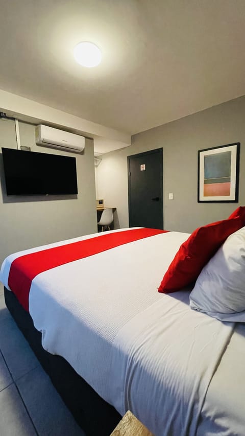 Double Room | In-room safe, desk, free WiFi, bed sheets