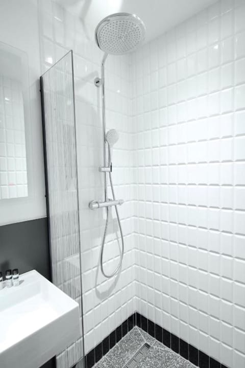 Shower, rainfall showerhead, eco-friendly toiletries, hair dryer