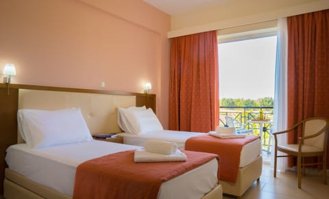 Double or Twin Room, Pool View | Soundproofing, free WiFi, bed sheets