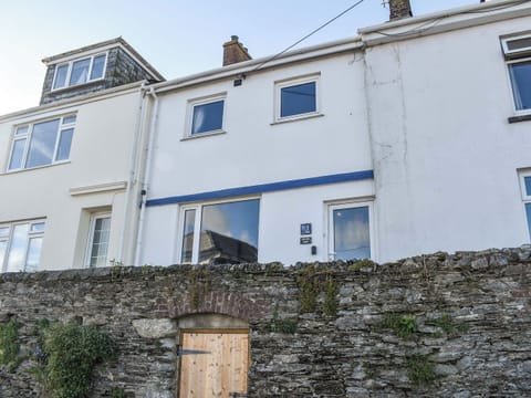 Exterior | Helen&rsquo;s View, Torpoint