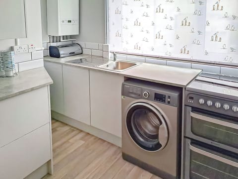 Kitchen | Helen&rsquo;s View, Torpoint