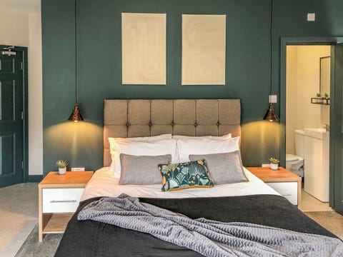 Double bedroom | Snowdon House, Porthmadog