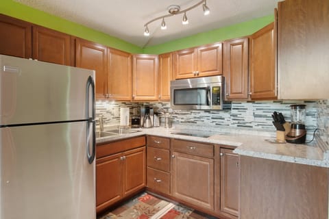 Studio | Private kitchen | Fridge, coffee/tea maker, toaster