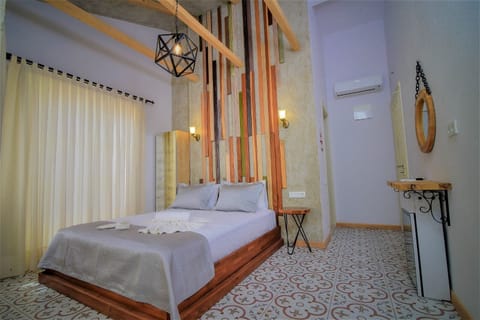 Traditional Triple Room | Egyptian cotton sheets, premium bedding, minibar, in-room safe