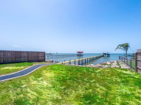 Beautiful views of Galveston Bay, from the private pier.