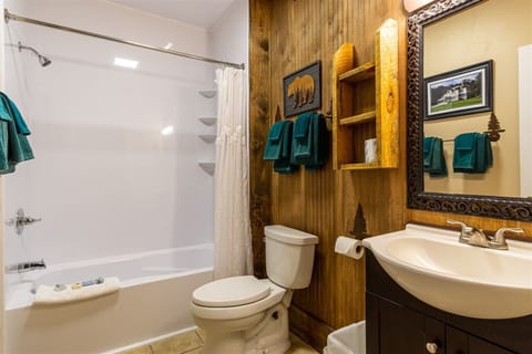 Standard Double Queen   | Bathroom | Designer toiletries, hair dryer, towels
