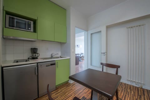 Apartment, 1 Bedroom | Private kitchenette | Fridge, microwave, stovetop, dishwasher