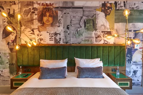 Signature Suite | Premium bedding, in-room safe, desk, blackout drapes