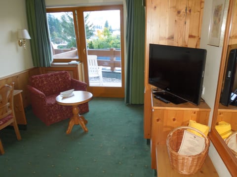Single Room, Balcony (Sonnalm) | Living area | TV