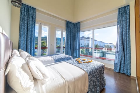 Elite Apartment, 2 Bedrooms, Sea View | Frette Italian sheets, premium bedding, memory foam beds, soundproofing