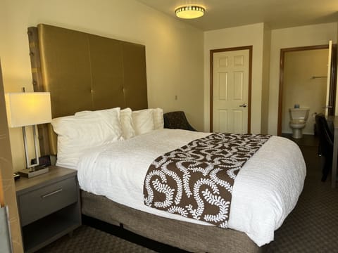 Room, 1 Queen Bed | Bathroom | Designer toiletries, hair dryer, towels, soap